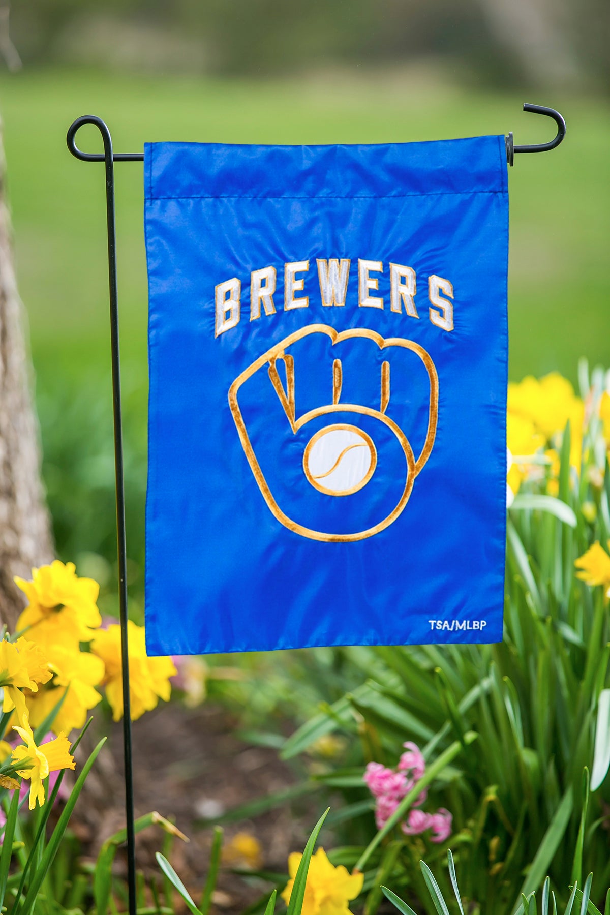 Milwaukee Brewers Appliqué Garden Flag