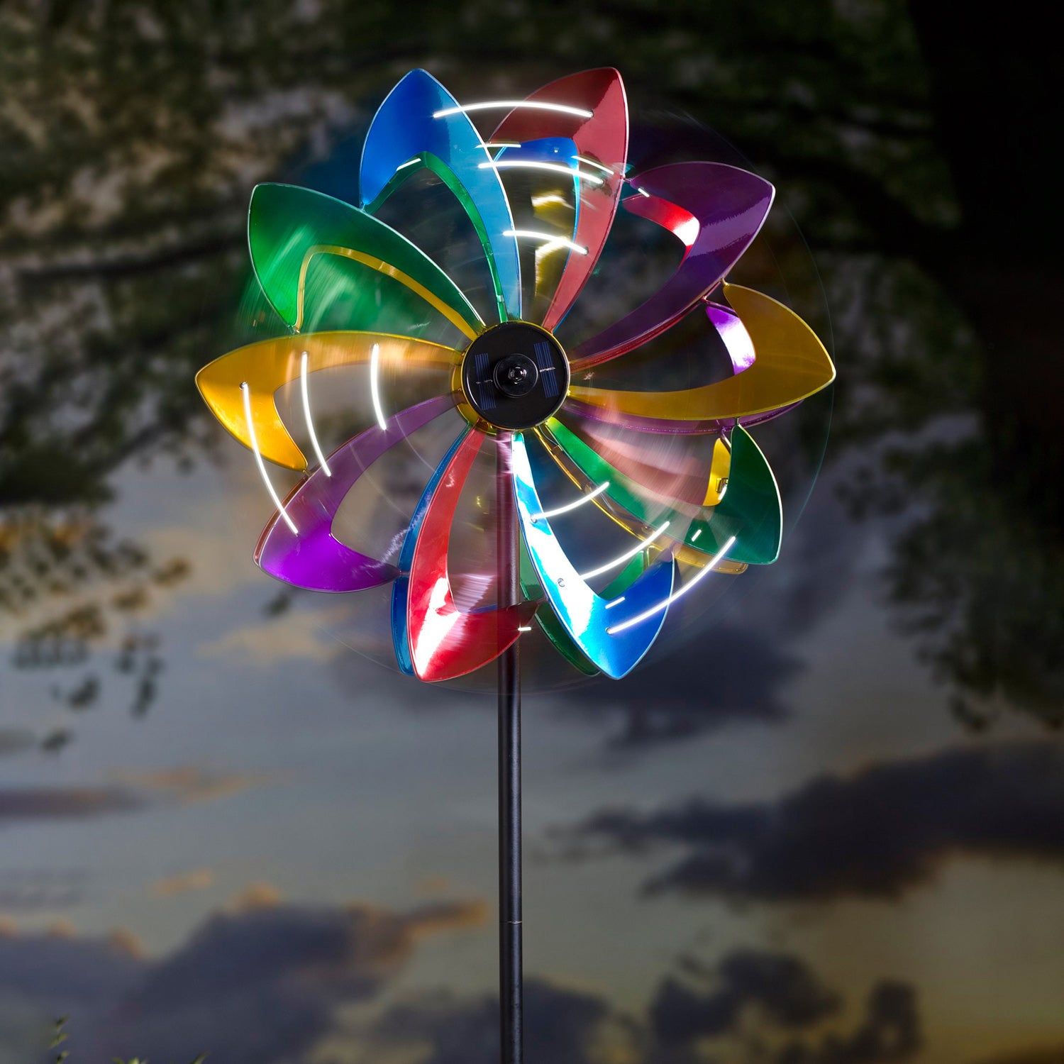 LED Flower Metal Kinetic Solar Wind Spinner